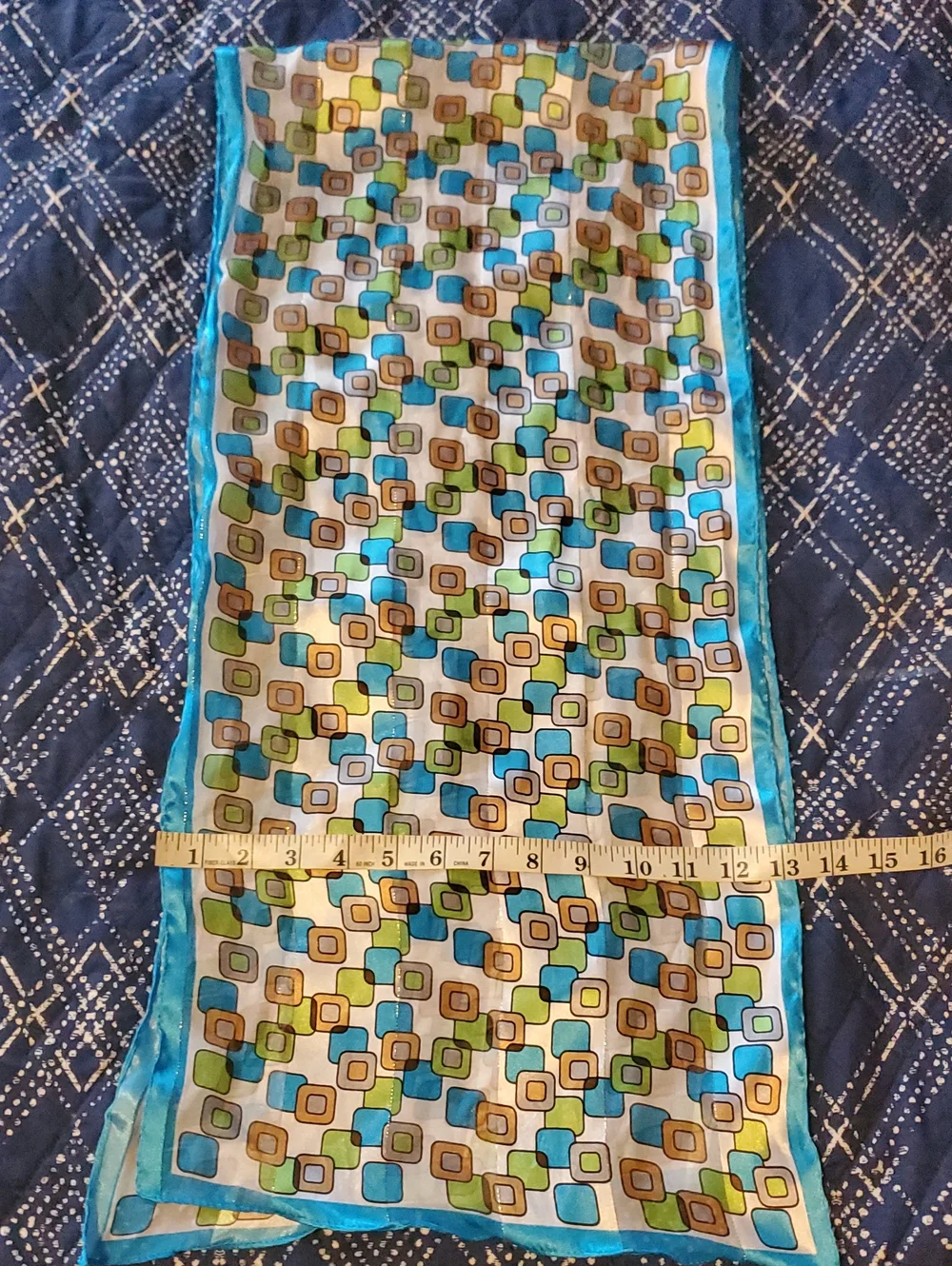 Blue & Green Geometric Cube Lightweight Women's Scarf